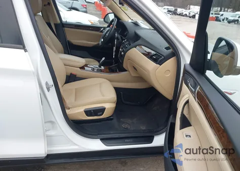 2016 BMW X3 xDrive28I z USA, uszkodzony, nr VIN 5UXWX9C52G0D84232